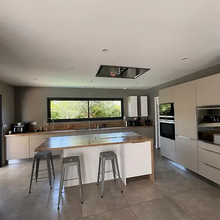 Evasion Piscine Detente En Occitanie *